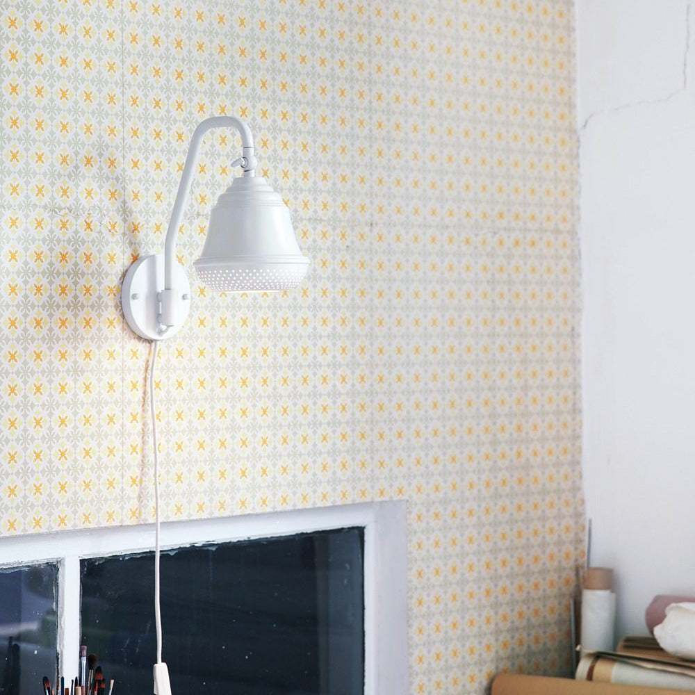 Bellis Wall