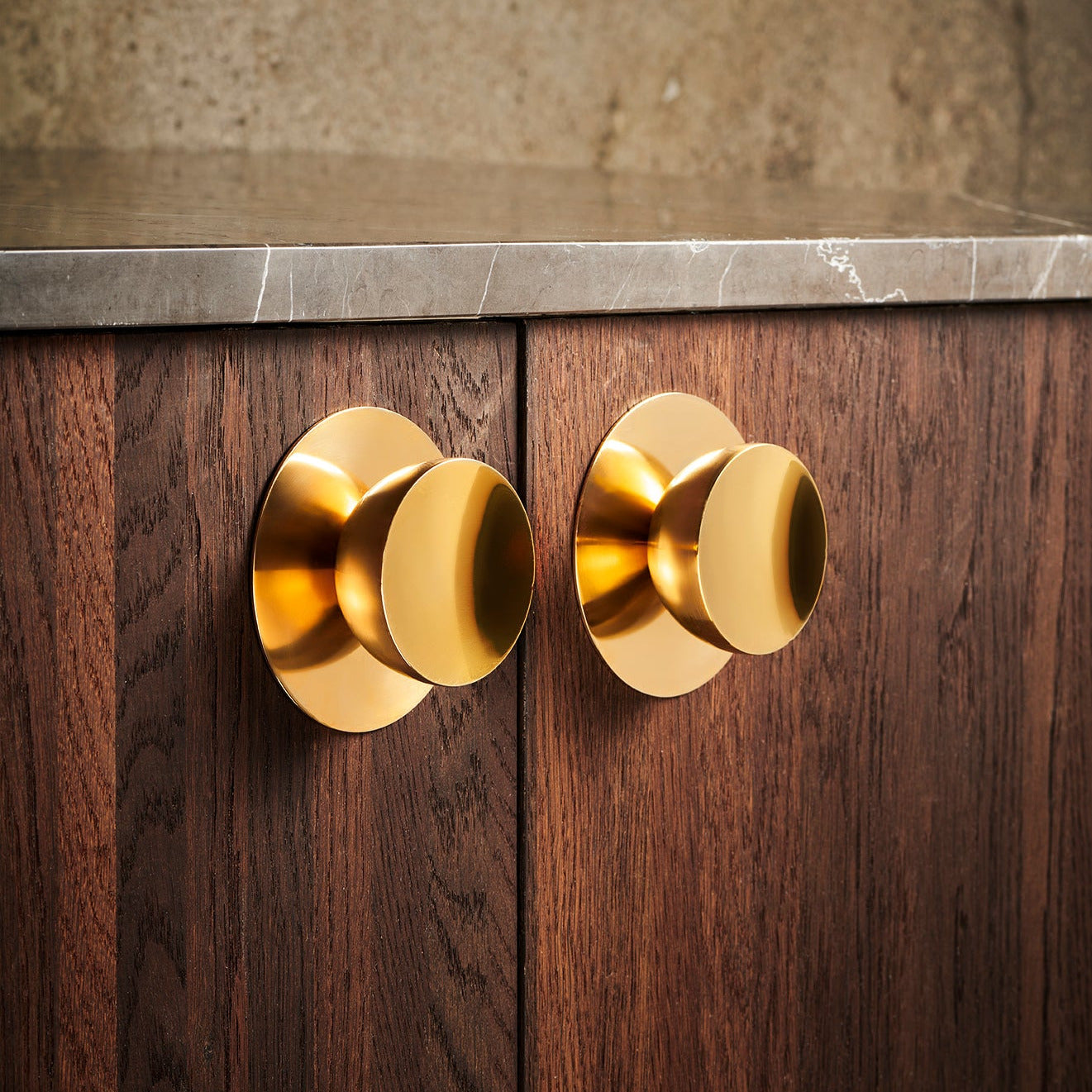 Get A Grip #1 | Backplate Brass